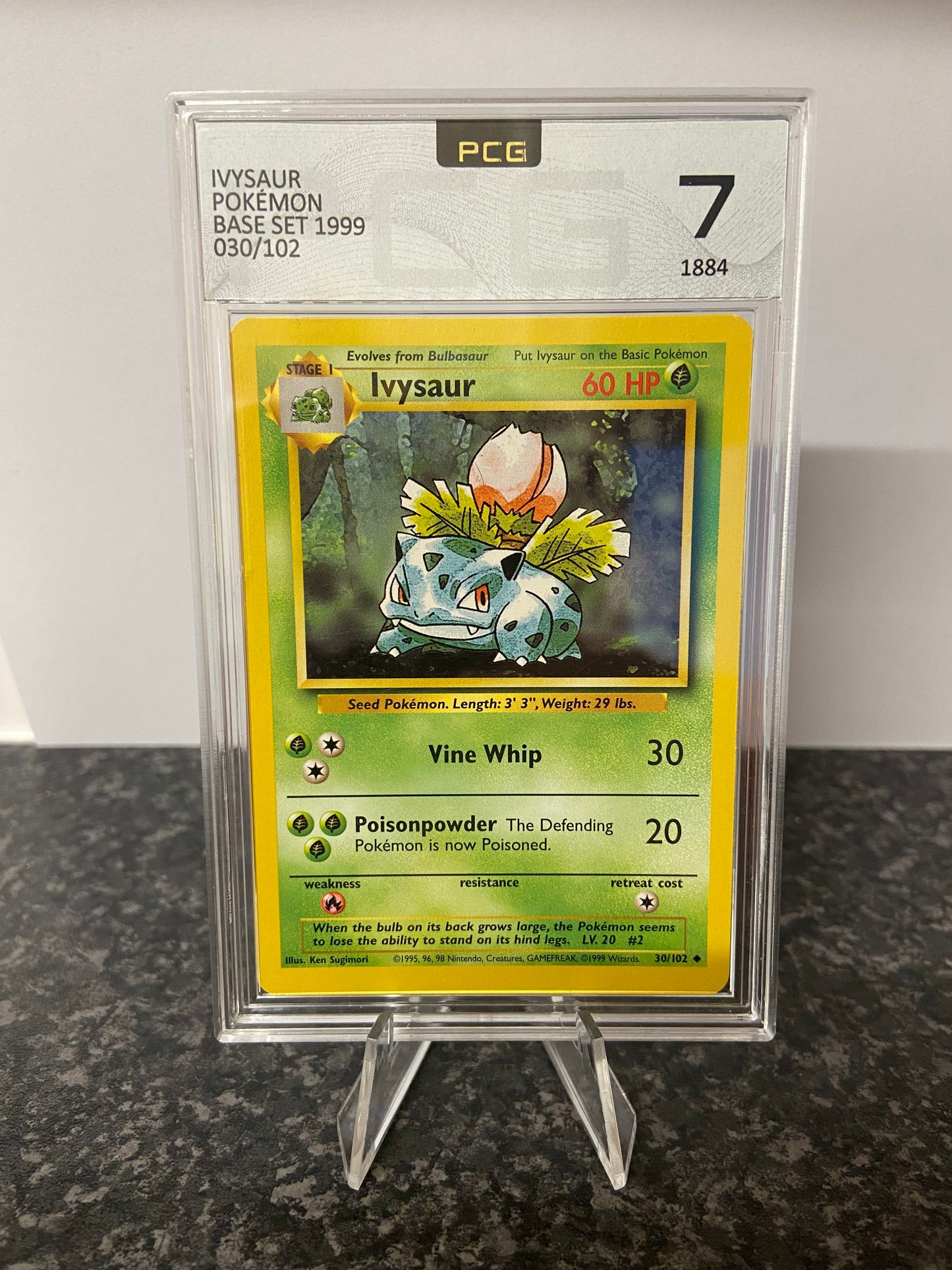 Pokemon TCG Ivysaur Base Set 30/102 - Grade 7